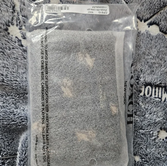 Corner Zip Wristlet With Penguin Print - Picture 4 of 4